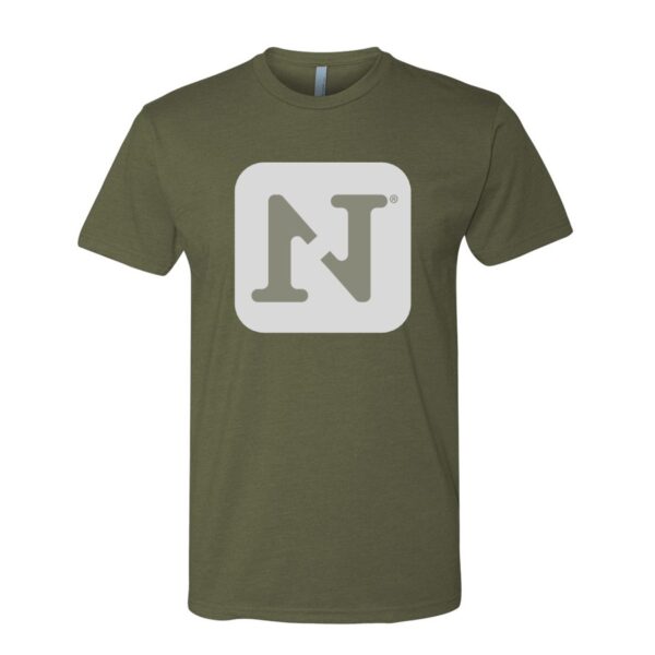 188bet356体育N1户外块标志t恤上的军绿色